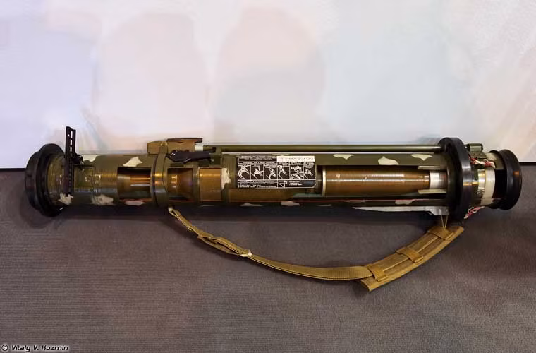 Súng phóng lựu RMG - biến thể của súng chống tăng RPG-28 được thiết kế để chống lại mục tiêu thiết giáp hạng nhẹ hoặc bộ binh tập trung địch.