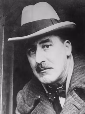 7. Archibald Douglas Reid là chuên gia X-quang. Ông chính là người quét X-quang xác ướp vua Tut trước khi xác ướp được trao cho bảo tàng. Ông đổ bệnh vào ngày hôm sau và chết ba ngày sau đó. Ảnh: Hörzu.