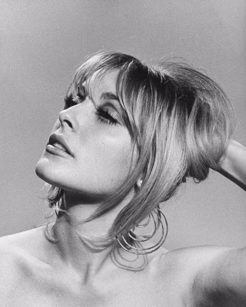 Trước khi bi kịch xảy ra, vào chiều tối ngày 8/8, Sharon Tate - lúc đó đang mang thai ở tháng thứ tám, - đang đợi chồng quay trở về sau chuyến công tác ở Châu Âu. Ảnh: twitter.
