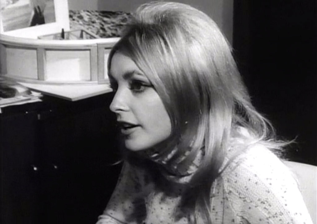 Ngày 20/1/1968, Sharon Tate kết hôn với đạo diễn, diễn viên tài năng Roman Polanski. Đáng tiếc rằng khi Sharon chuẩn bị đón đứa con đầu lòng thì tai họa giáng xuống. Cô chết vào ngày 8/8/1969, khi mới 26 tuổi, trong một vụ thảm sát kinh hoàng. Ảnh: Flickr.