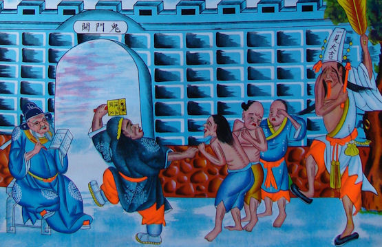 Tháng 7 Âm lịch là thời điểm duy nhất trong năm mà Diêm Vương mở cửa Quỷ Môn Quan để ma quỷ được tự do trở về dương thế. Ảnh: Pages.ucsd.edu.