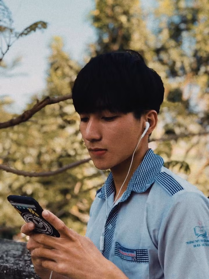 Xuat hien cau ban co goc nghieng cuc giong Son Tung M-TP hoi trung hoc-Hinh-2