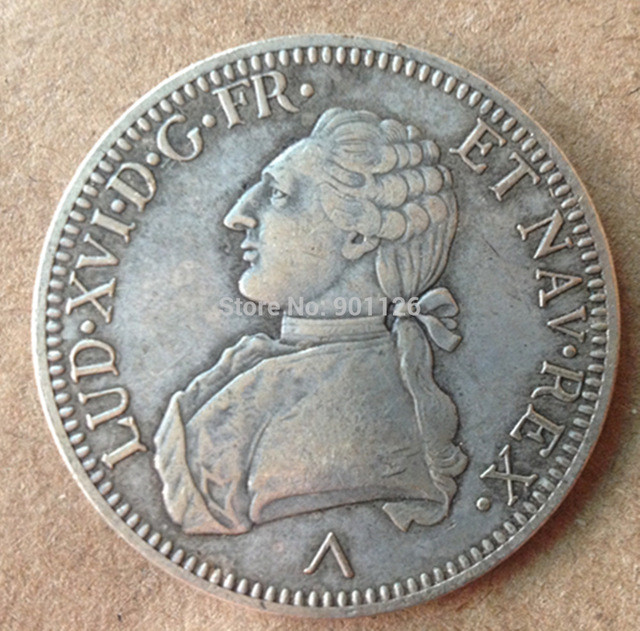 Không những thế, những đồ trang trí quý phái của chiếc xe ngựa cũng thu hút sự chú ý và ngờ vực của người qua đường, đặc biệt là giám đốc bưu điện Jean – Baptiste Drouet. Một số nguồn tin nói rằng Drouet đã nhận ra nhà vua từ hình chân dung của ông in trên tiền xu và tiền giấy.