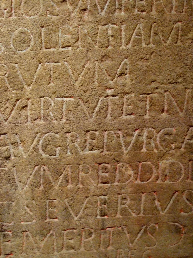 Sự bành trướng của đế chế La Mã đã làm lan truyền hệ chữ cái Latinh, là hệ thống chữ viết chủ đạo của phương Tây và được sử dụng rộng rãi nhất trên thế giới ngày nay.
