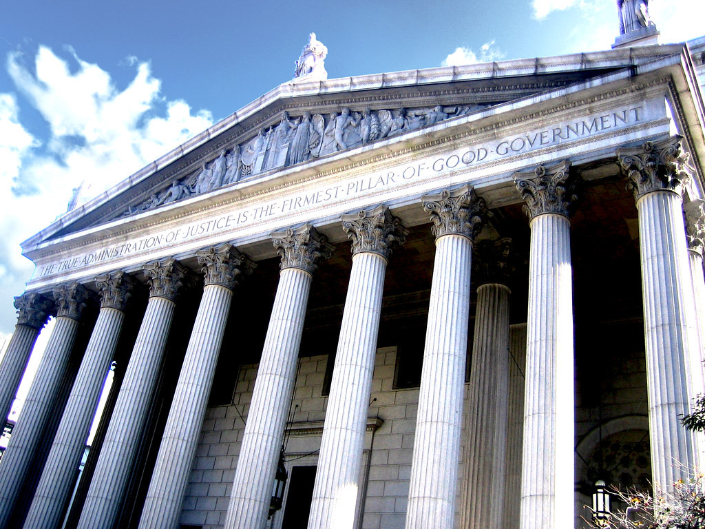 Những người sáng lập ra nước Mỹ được cho là chủ yếu chịu ảnh hưởng của thực tiễn ở nước Anh và La Mã. Nhiều chính khách Mỹ bày tỏ ngưỡng mộ hình thức quản trị hỗn hợp của La Mã và hệ thống tam quyền phân lập của Mỹ cũng gần gũi với sự phân chia thể chế của La Mã.