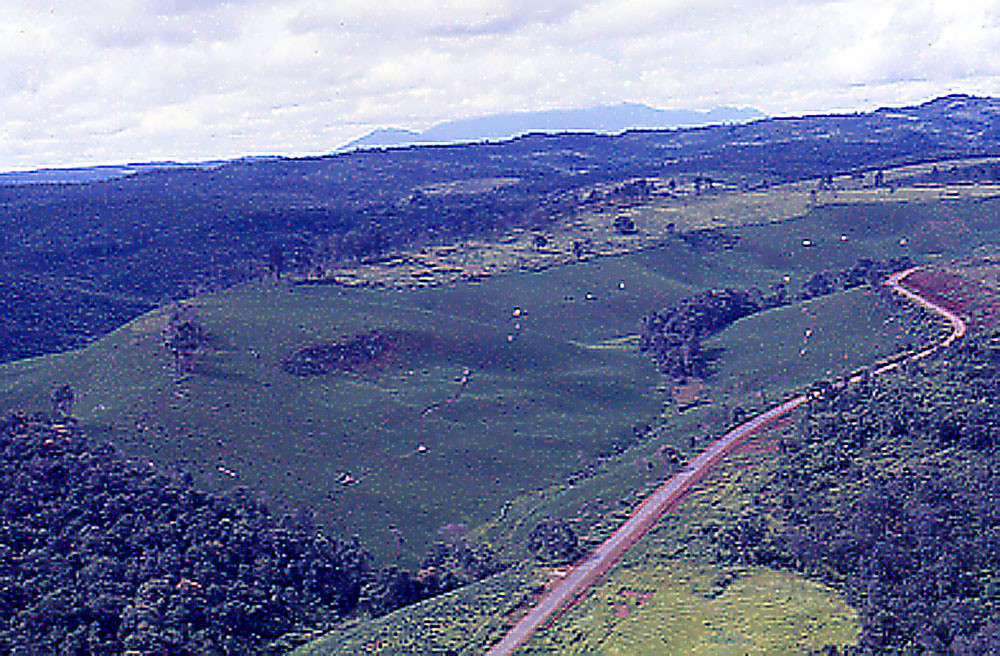 Quốc lộ 20 ở Bảo Lộc nhìn từ máy bay.