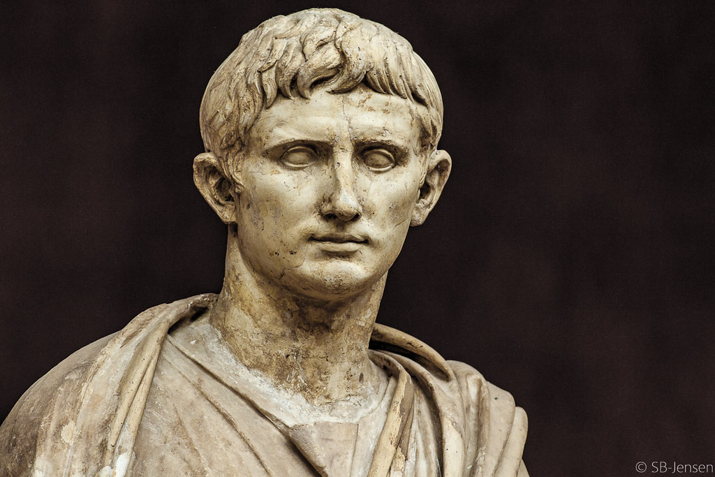 Việc này khiến cho một loạt cuộc nội chiến nổ ra liên tiếp sau đó ở La Mã, kết thúc với việc Gaius Octavius Octavianus, cháu trai và cũng là người thừa của Caesar, trở thành Hoàng đế với danh hiệu Augustus. Điều này đã đánh dấu cái chết của nền Cộng hòa và sự bắt đầu Đế chế La Mã.