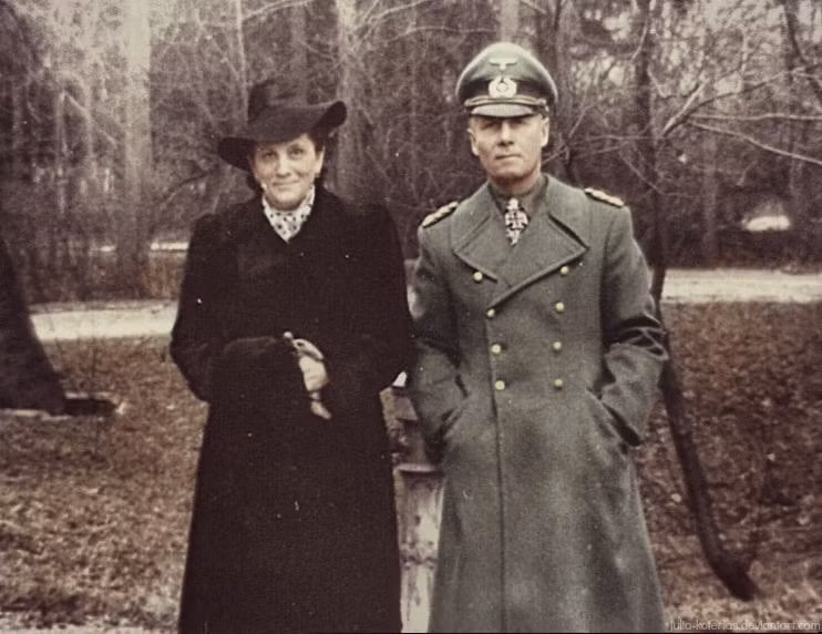 Trước khi cuộc đổ bộ nổi tiếng này diễn ra, thấy thời tiết đã diễn biến xấu và đối phương án binh bất động trong nhiều tuần, Rommel tin rằng quân Đồng minh sẽ không thực hiện một chiến dịch quân sự lớn nào. Do đó, ông đã về Đức vào để ăn mừng sinh nhật vợ mình vào ngày 6/6/1944.