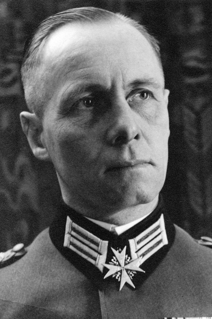 Dù vậy, một sai lầm ngớ ngẩn của Thống chế Rommel được cho là góp phần dẫn đến thảm họa quân sự của phát xít Đức, tạo nên một bước ngoặt lớn cho cuộc Thế chiến II, đó là việc để quân Đồng minh đổ bộ thành công lên Normandy, bờ biển nước Pháp.