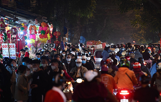 Tet can ke, Ha Noi can lam gi de tranh F0 tang cao?