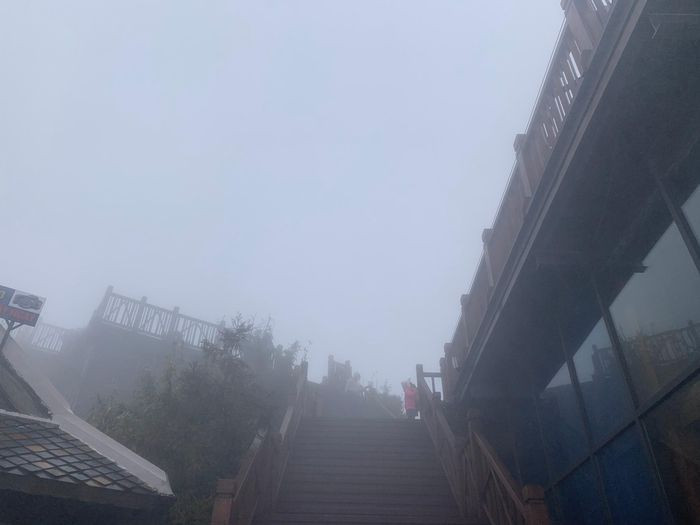 Ùn ùn đặt tour lên Sa Pa, 'ăn ngủ' đỉnh Fansipan chờ 'săn' tuyết Un un dat tour len Sa Pa, 'an ngu' dinh Fansipan cho 'san' tuyet