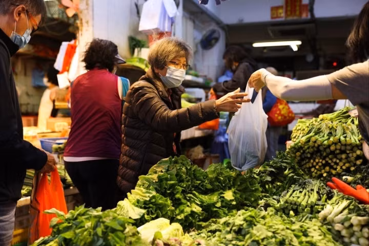 ‘Nen kinh te bac’ Trung Quoc: Cu gia tieu tien nhieu hon gioi tre-Hinh-2