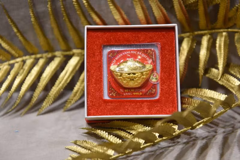 Gia vang hom nay 3/12: The gioi giam xuong, trong nuoc van cao