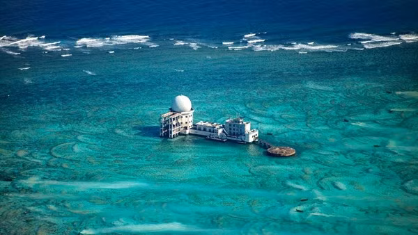 Trung Quốc xây nhà trên biển của Việt Nam.