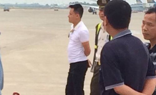 Tổ bay của VietJetAir lập đã biên bản với sự chứng kiến của các nhân chứng, đồng thời báo về cơ quan an ninh Nội Bài. Nam hành khách dọa bom thường trú tại thị xã Sơn Tây, Hà Nội. Vì sự việc này, chuyến bay bị khởi hành chậm 4 tiếng so với dự kiến.