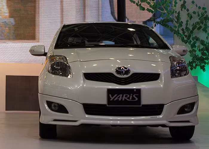 Toyota Yaris cũng biến mất khỏi thị trường sau một năm không hề ế ẩm với doanh số bán năm 2013 là 559 xe. Tuy nhiên, dòng xe này mới chỉ tạm vắng mặt để chờ sự xuất hiện của phiên bản hoàn toàn mới trong thời gian tới.