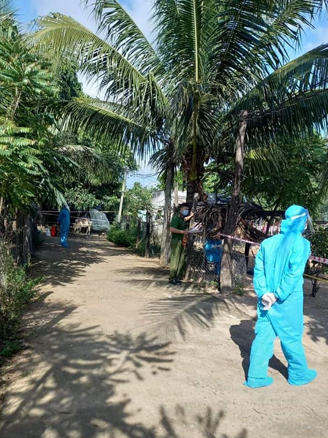 Gia Lai: Dinh chi cong tac ba chu tich xa, thi tran vi de bung dich