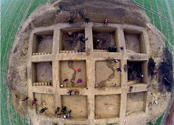 Đem đồ cổ bán đồng nát, ông lão phá kỷ lục thế giới - Hình 2 Dem do co ban dong nat, ong lao pha ky luc the gioi-Hinh-2