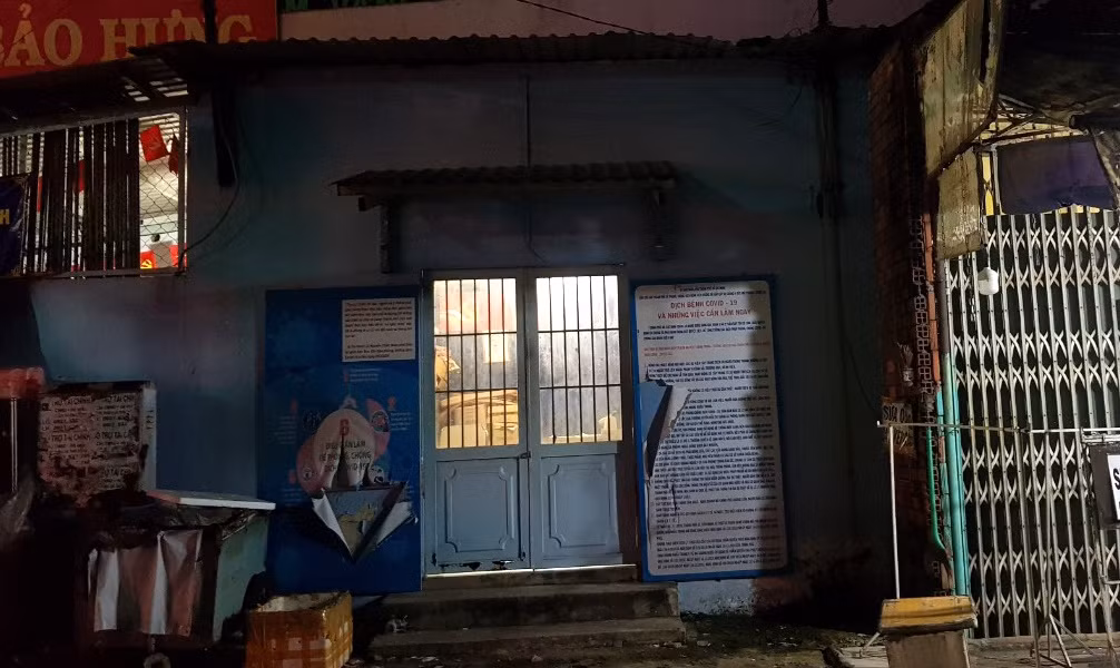 Khoi to nguoi an chan tien ho tro dan dot dich Covid-19