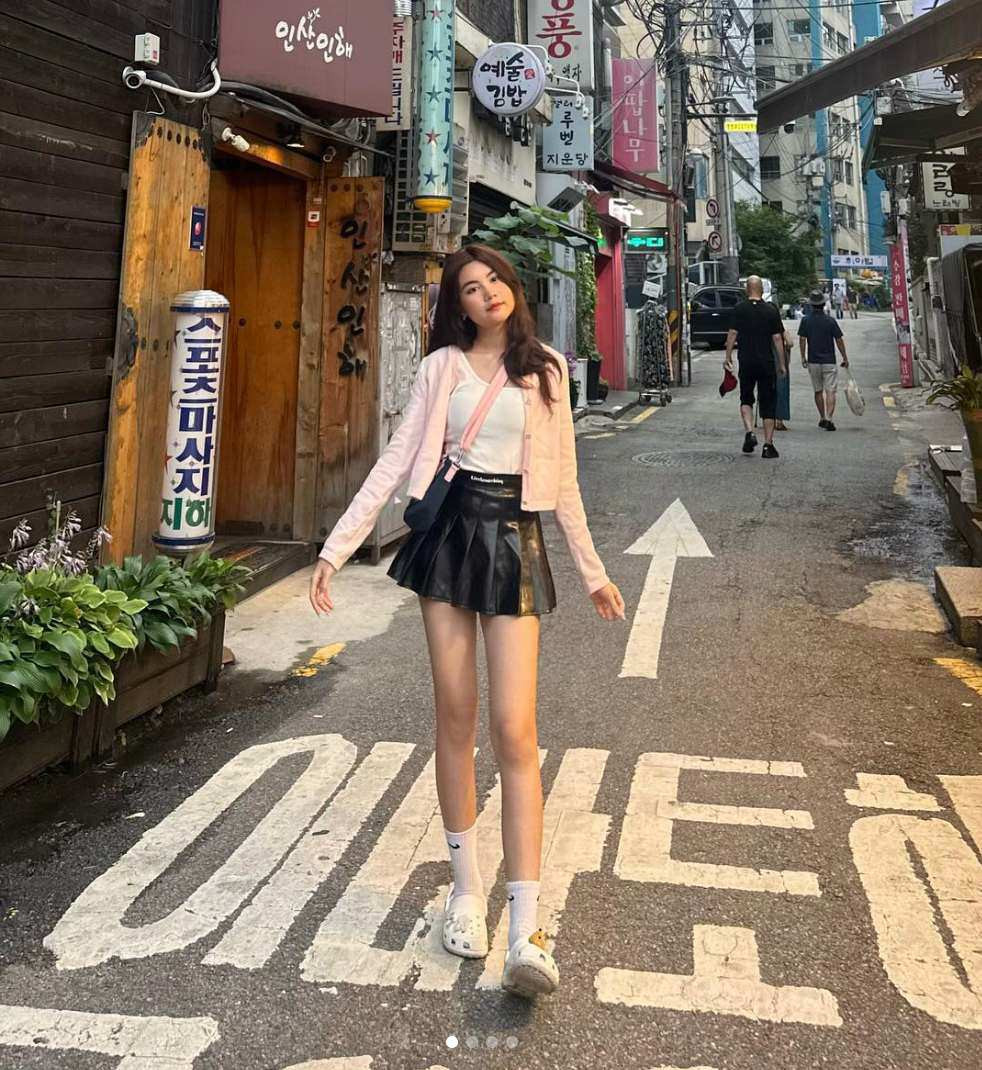 Nhìn theo cách phối đồ của con gái Quyền Linh, những bạn gái tuổi teen hoàn toàn có thể biết được nhiều gợi ý hay ho.