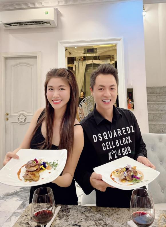 Dang Khoi lam gi 10 nam qua, co phai qua giau nen khong di hat?-Hinh-4