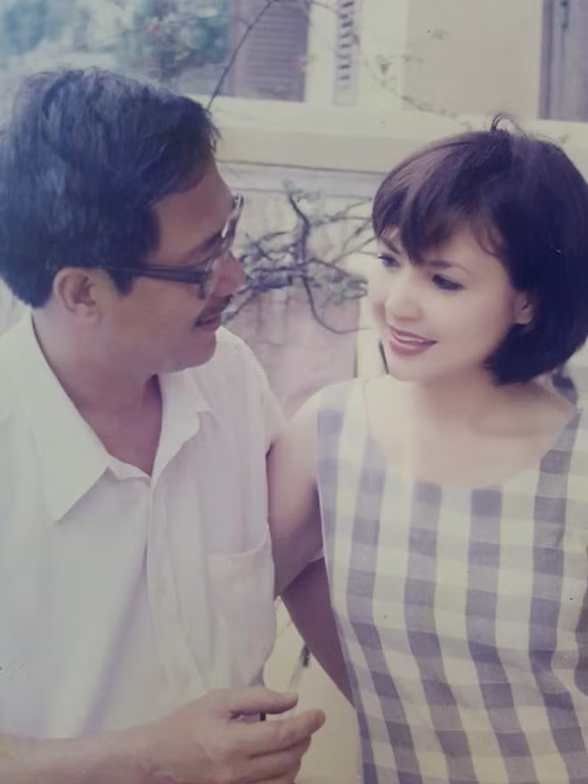 Nu NSND cuoi dao dien hon 14 tuoi, khong co con chung van hanh phuc-Hinh-4