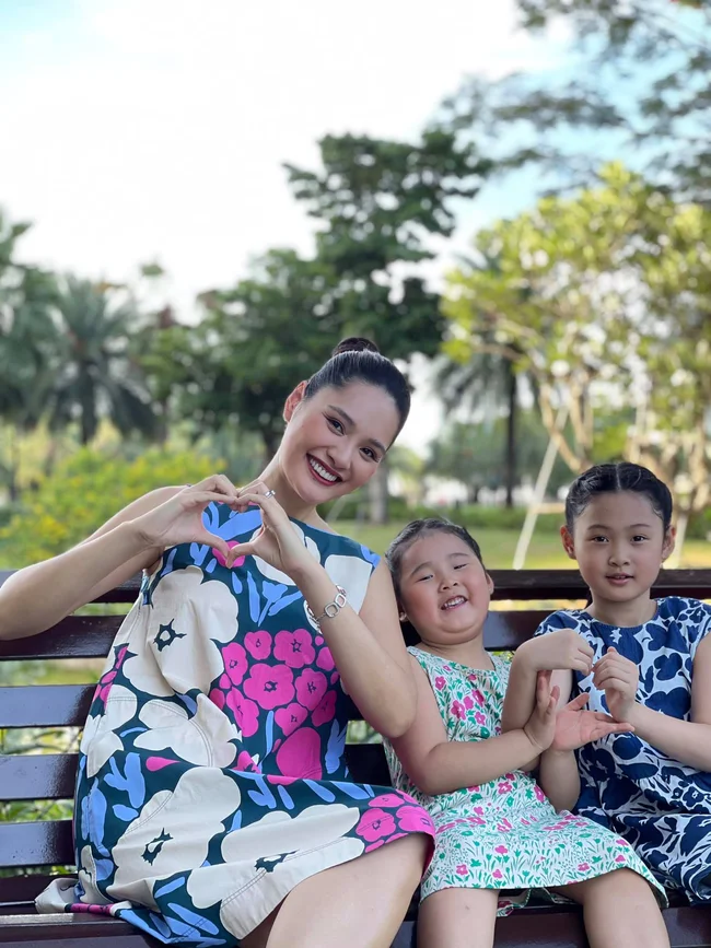 Cuoc song cua hoa hau dinh dam cuoi chong nguoi Trung Quoc-Hinh-3