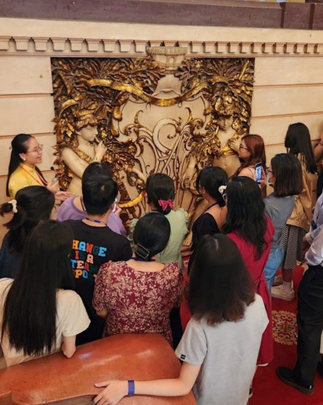 Tour tham quan toa nha UBND TPHCM se ket hop nhieu diem den-Hinh-2