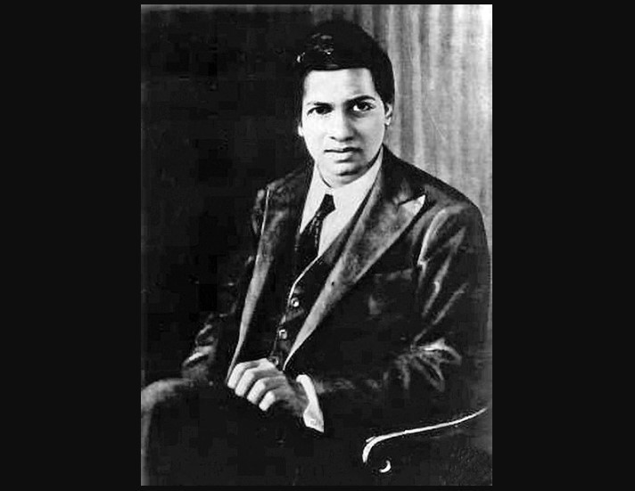 Danh tính "phù thủy toán học", mơ thấy 3.900 công thức - Hình 2 Danh tinh