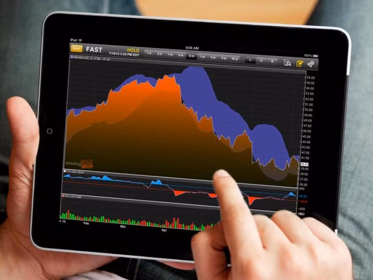 Đứng ở vị trí thứ 10 với giá 70USD, ứng dụng Stock Arbitrage Trader thực sự là một cánh cổng thiên đường với những tín đồ của phố Wall cũng như các chuyên gia phân tích kinh tế-tài chính. Stock Arbitrage Trader cho phép theo dõi biến động mua-bán theo thời gian thực, cung cấp biểu đồ, tin tức cập nhật mới nhất, rất thích hợp cho những cá nhân muốn có một cái nhìn toàn cảnh cập nhật về thế giới tài chính – tiền tệ.