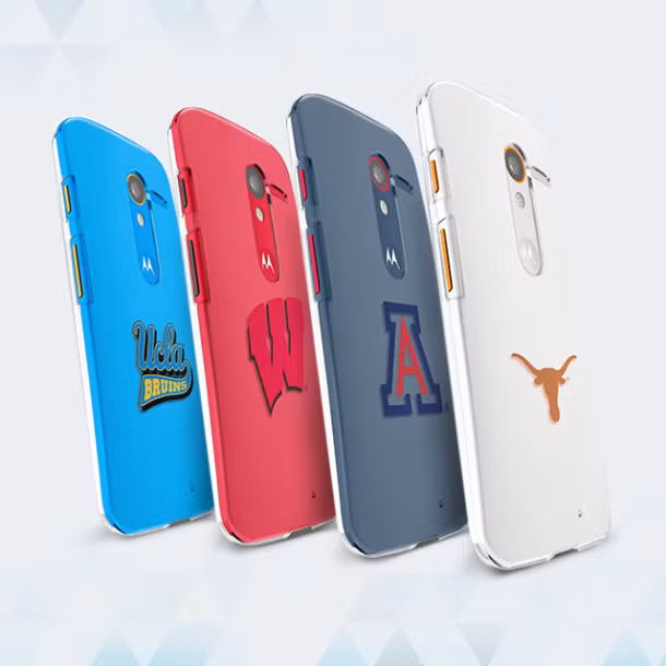 Cuối tuần trước Motorola đã giới thiệu tính năng mới cho dịch vụ Moto Maker của mình, một dịch vụ cho phép người dùng tùy biến lại vẻ ngoài của Moto X. Người dùng hiện đã có thêm nhiều tùy chọn màu sắc để chọn lựa khi dịch vụ tùy biến trực tuyến này có thêm tới 9 màu lưng và 3 màu chủ đề, đủ sức tạo nên những trải nghiệm tuyệt vời cho những người ưa dùng đồ theo nhóm.