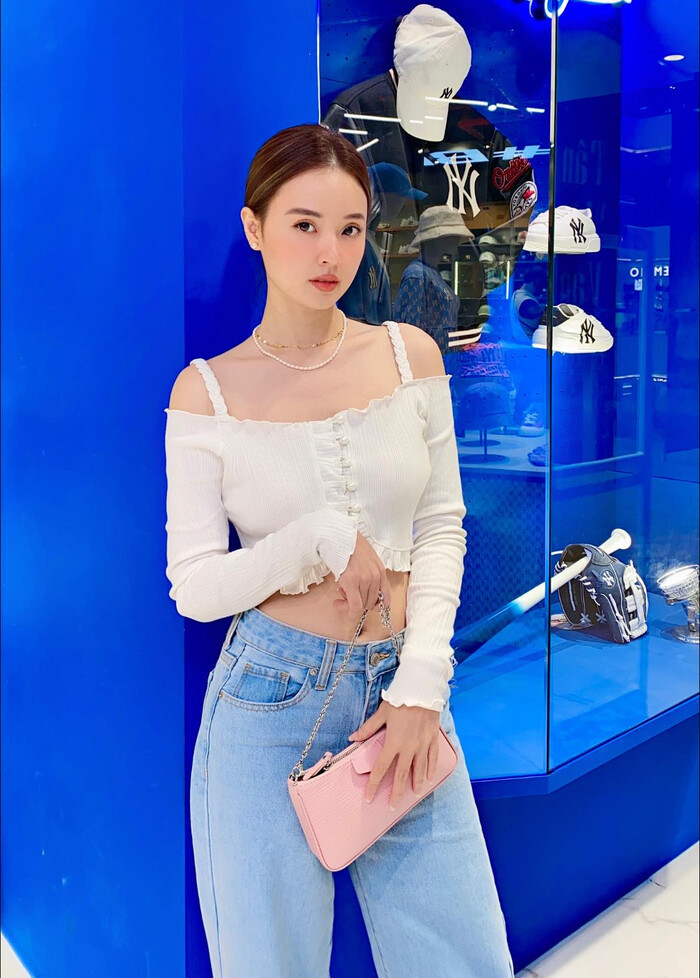 Midu khien dan tinh hoang mang voi khuon mat la hoac khong nhan ra