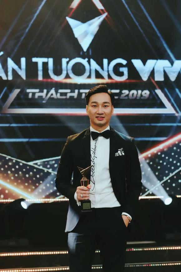 MC Thành Trung tuyên bố từ giờ sẽ không đề cập đến số tuổi MC Thanh Trung tuyen bo tu gio se khong de cap den so tuoi