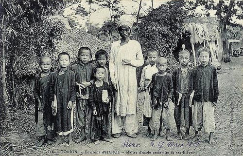  Nghề giáo vốn từ xưa đã được coi là "nghề thanh sạch" nên hầu hết các người thầy xưa sống rất bình dị.