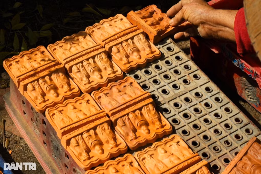 Nhoc nhan nguoi giu nghe duc tuong ong Cong, ong Tao o Hoi An-Hinh-2