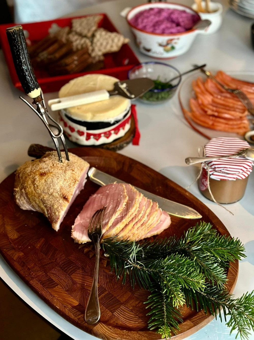 Doan Trang khoe anh don Giang sinh ben nha chong o Thuy Dien-Hinh-5