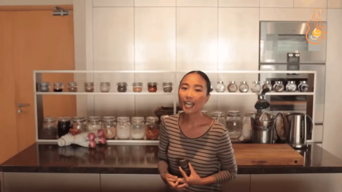 Doan Trang khoe anh don Giang sinh ben nha chong o Thuy Dien-Hinh-20