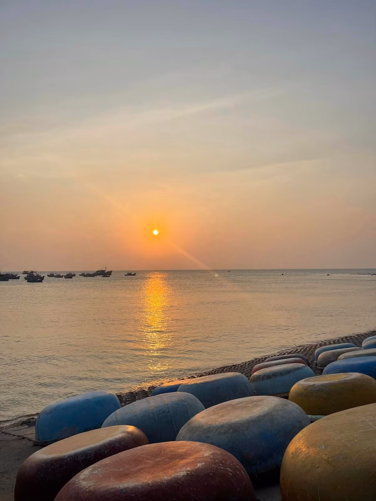 Trai nghiem nang gio o Phu Quy voi hoi ban than-Hinh-3