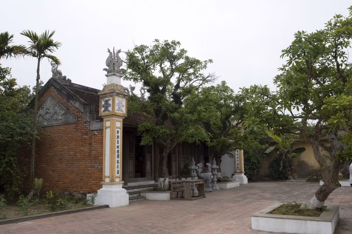 Ky thu den Duc Ong vua duoc cong nhan di tich cap Quoc gia