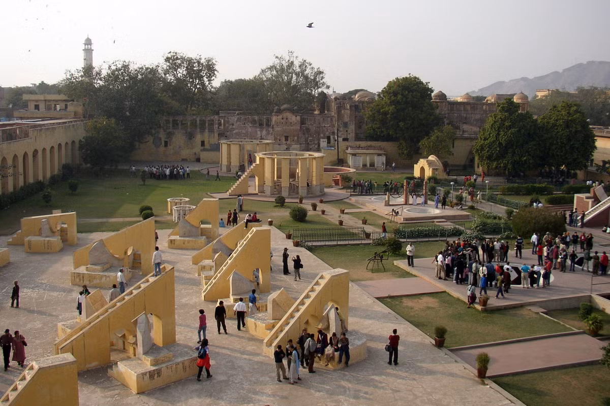 Đây là một trong bốn Jantar Mantar được xây theo hình mẫu đài thiên văn đầu tiên tại thủ phủ Delhi, nằm ở các địa điểm khác nhau của Ấn Độ. Trong đó Jantar Mantar ở Jaipur có quy mô lớn nhất và được bảo tồn tốt nhất. Ảnh: The Heritage Lab.