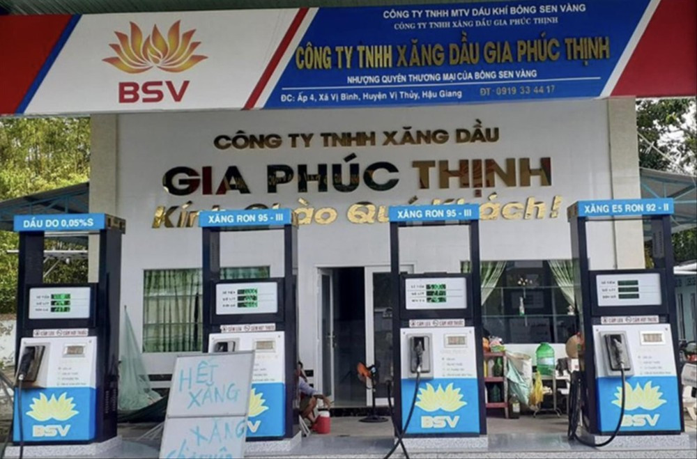 Doanh nghiệp tự quyết giá xăng dầu: E ngại lũng đoạn thị trường? Doanh nghiep tu quyet gia xang dau: E ngai lung doan thi truong?