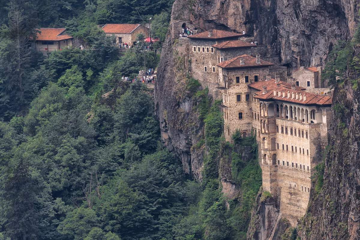 Tu viện đạt tới hình dạng hiện tại vào thế kỷ 13 sau khi trở nên nổi tiếng dưới thời trị vì của Alexios III - hoàng đế vương quốc Byzantine. Ảnh: Faraway Worlds.