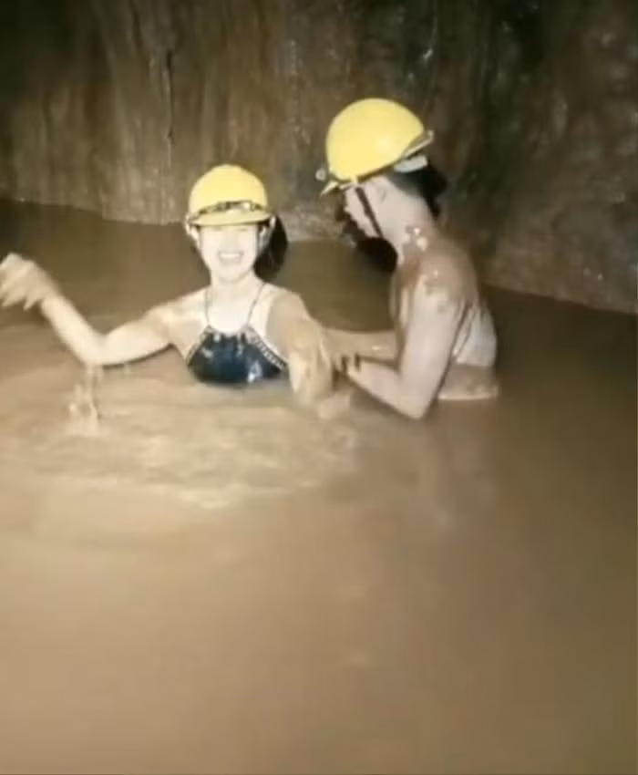 Tiết kiệm cả năm để đi hang Tối - Quảng Bình, ngã ngửa khi xem ảnh - Hình 2 Tiet kiem ca nam de di hang Toi - Quang Binh, nga ngua khi xem anh-Hinh-2