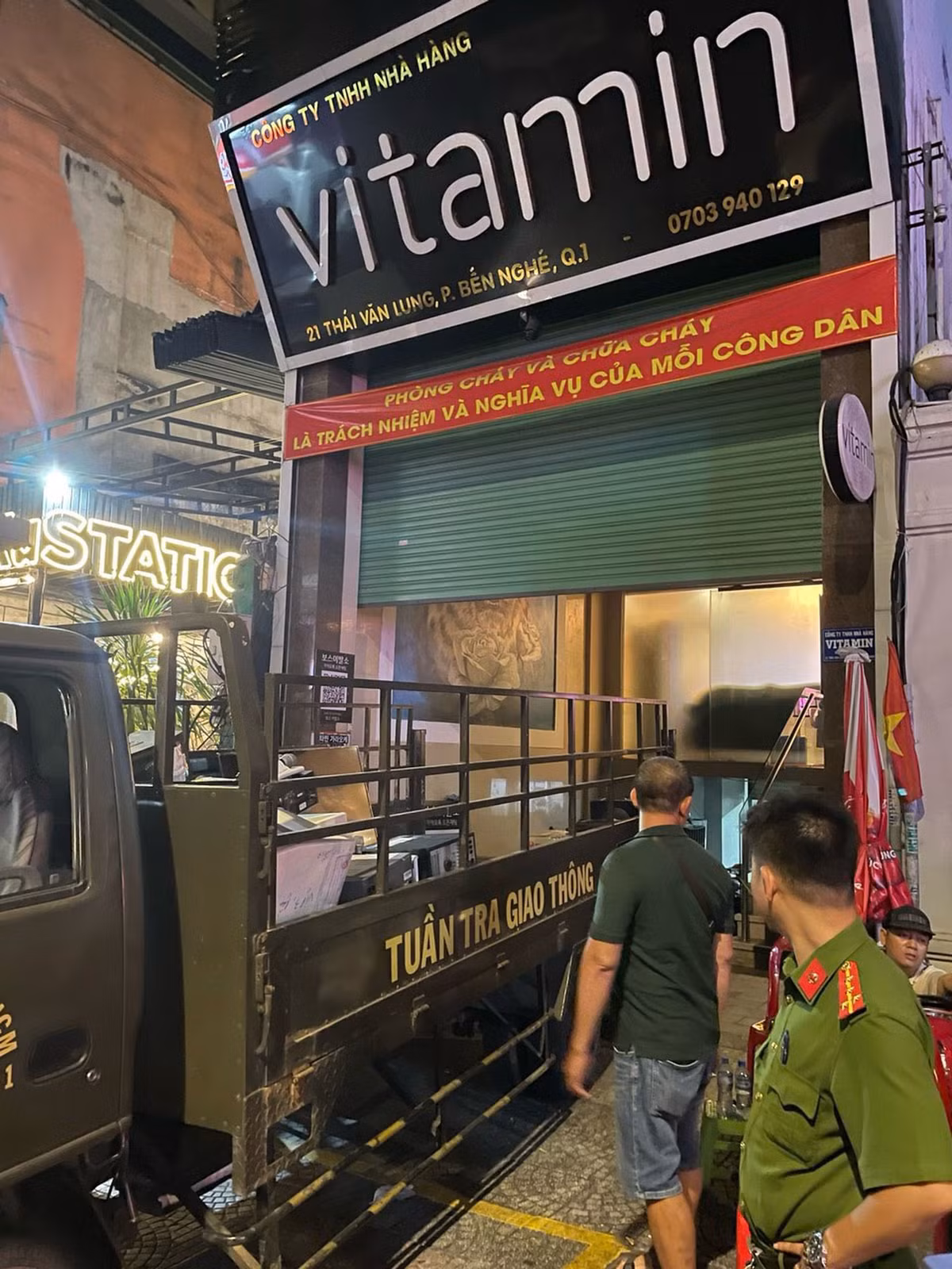 10 nu tiep vien nha hang Vitamin ban dam cho khach Han Quoc-Hinh-2