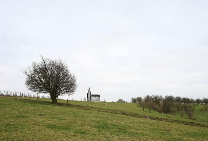 Nhà thờ có tên “ Reading between the Lines” là tác phẩm của Pieterjan Gijs và Arnout Van Vaerenbergh.