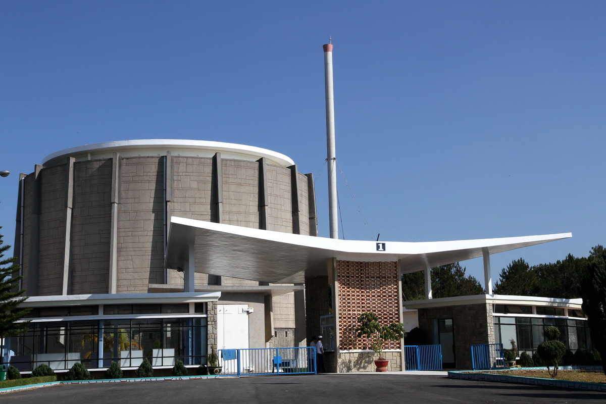 Phương án làm nổ tung lò phản ứng hạt nhân để xóa sạch các bí mật công nghệ đã được đưa ra. Rất may ý tưởng này đã bị loại bỏ, nếu không Đà Lạt sẽ có nguy cơ bị xóa sổ vì một thảm họa hạt nhân khủng khiếp. Ảnh: Báo Thanh Niên.