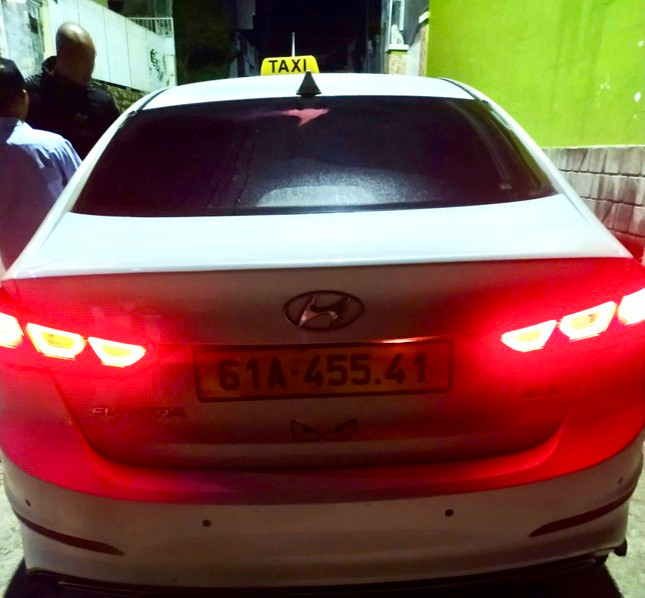 Danh tinh tai xe ‘taxi du’ xit hoi cay vao khach o Da Lat