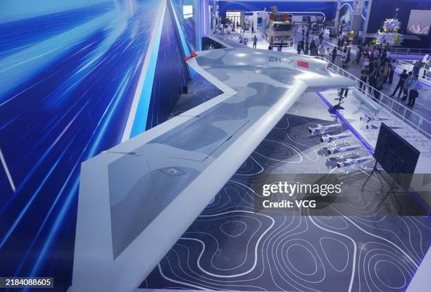 "Xu hướng nói trên đã được nhìn thấy trong nhiều chương trình vũ khí khác nhau của Trung Quốc, bao gồm tiêm kích tàng hình thế hệ năm J-20 và máy bay vận tải hạng nặng Y-20". Theo Army Recognition.