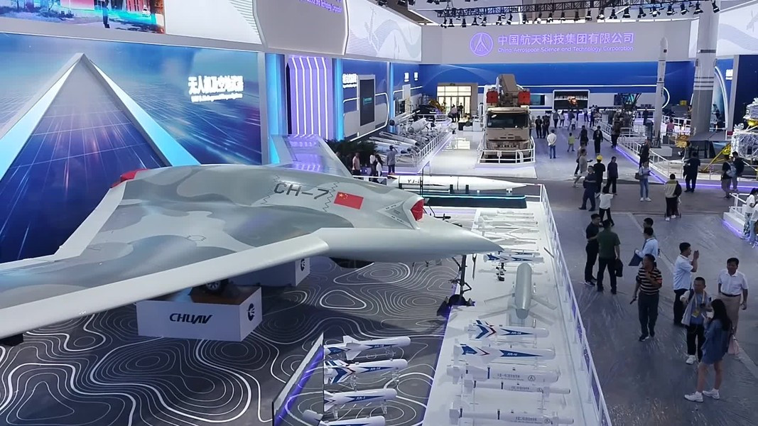 Các nhà phân tích người Mỹ đánh giá UAV tàng hình CH-7 là công cụ thể hiện mong muốn của Trung Quốc trong việc tạo ra cuộc cách mạng máy bay không người lái và đưa phương tiện này vào một chiến lược quân sự rộng lớn hơn. Theo Army Recognition.