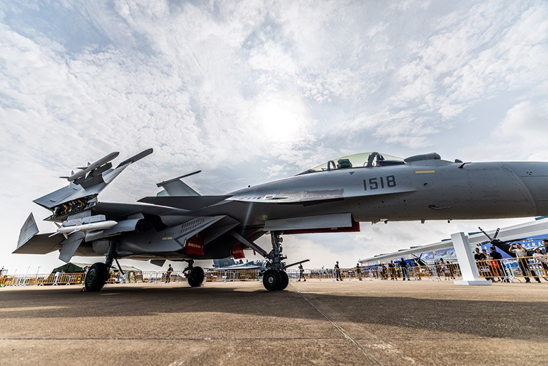 Một máy bay chiến đấu tại triển lãm. Ảnh: VCG/China Daily.